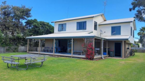 Room for The Family - Bowentown Bach, Waihi Beach
